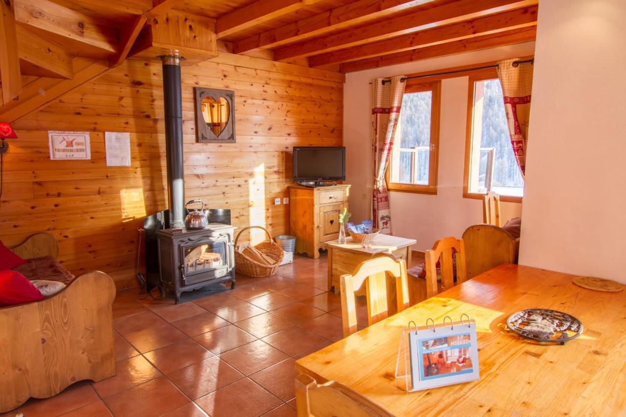 Chalet Le Mélézin hameau des Chazals Nevache Hautes Alpes Esterno foto